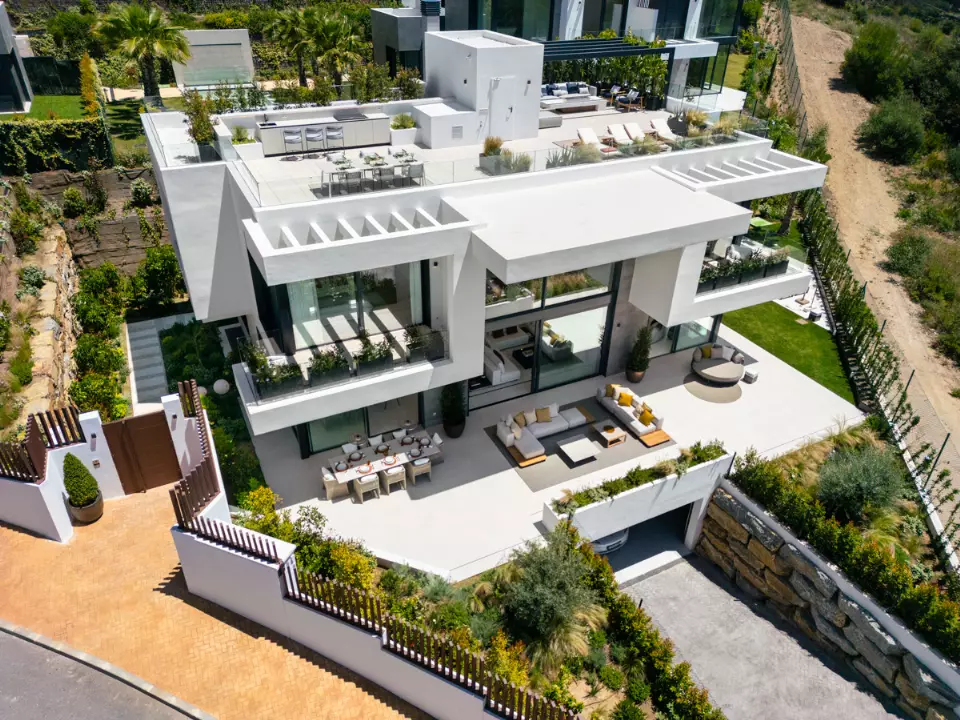 The List Rio Real Villa