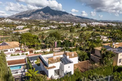 Villa La Concha (SV1622) in Marbella - Außenansicht Foto 1