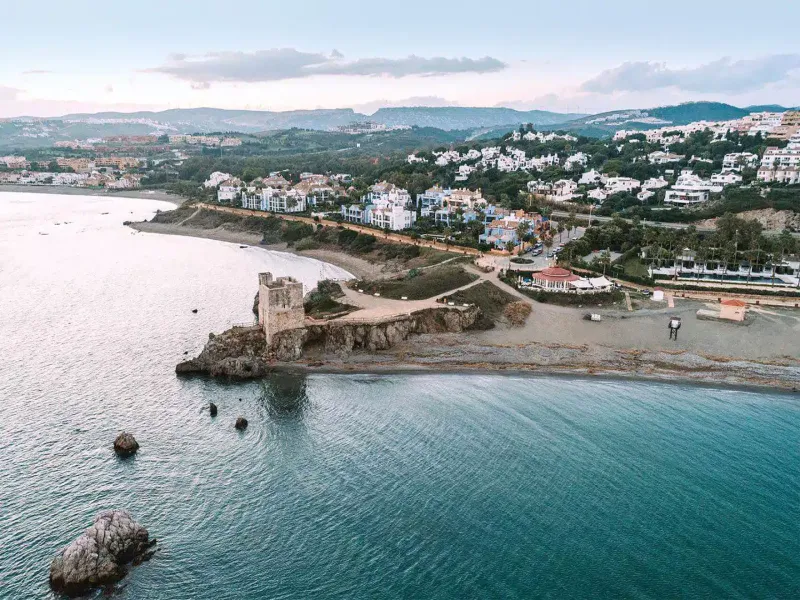 Nybyggeri in Casares Costa